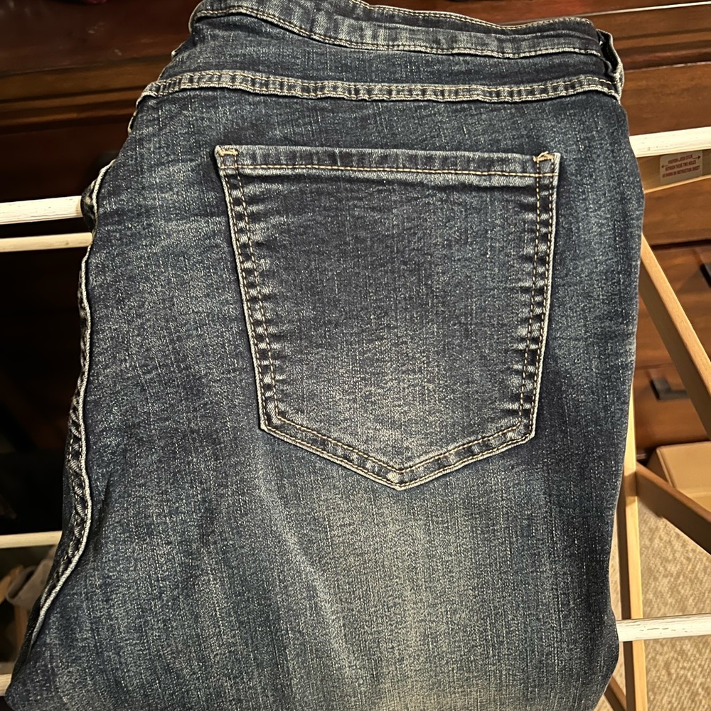 NWT Universal Standard Jeans - Size 16L - Distressed Blue